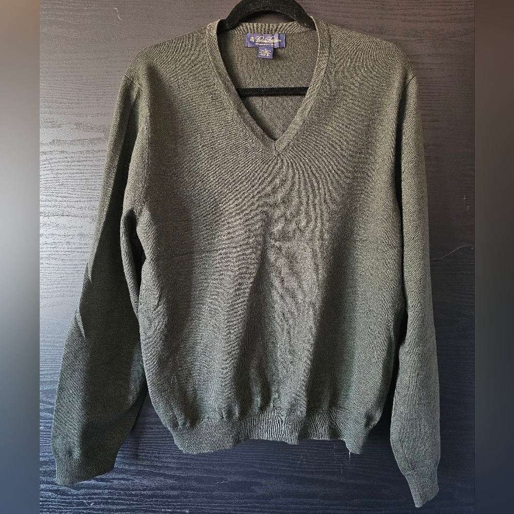 Brooks Brothers Men's Forest Green V-Neck Sweater